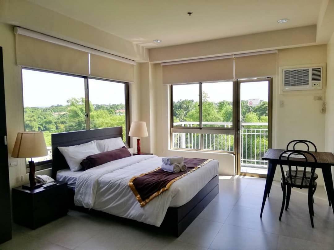 2205 Suites Lucena Exterior photo